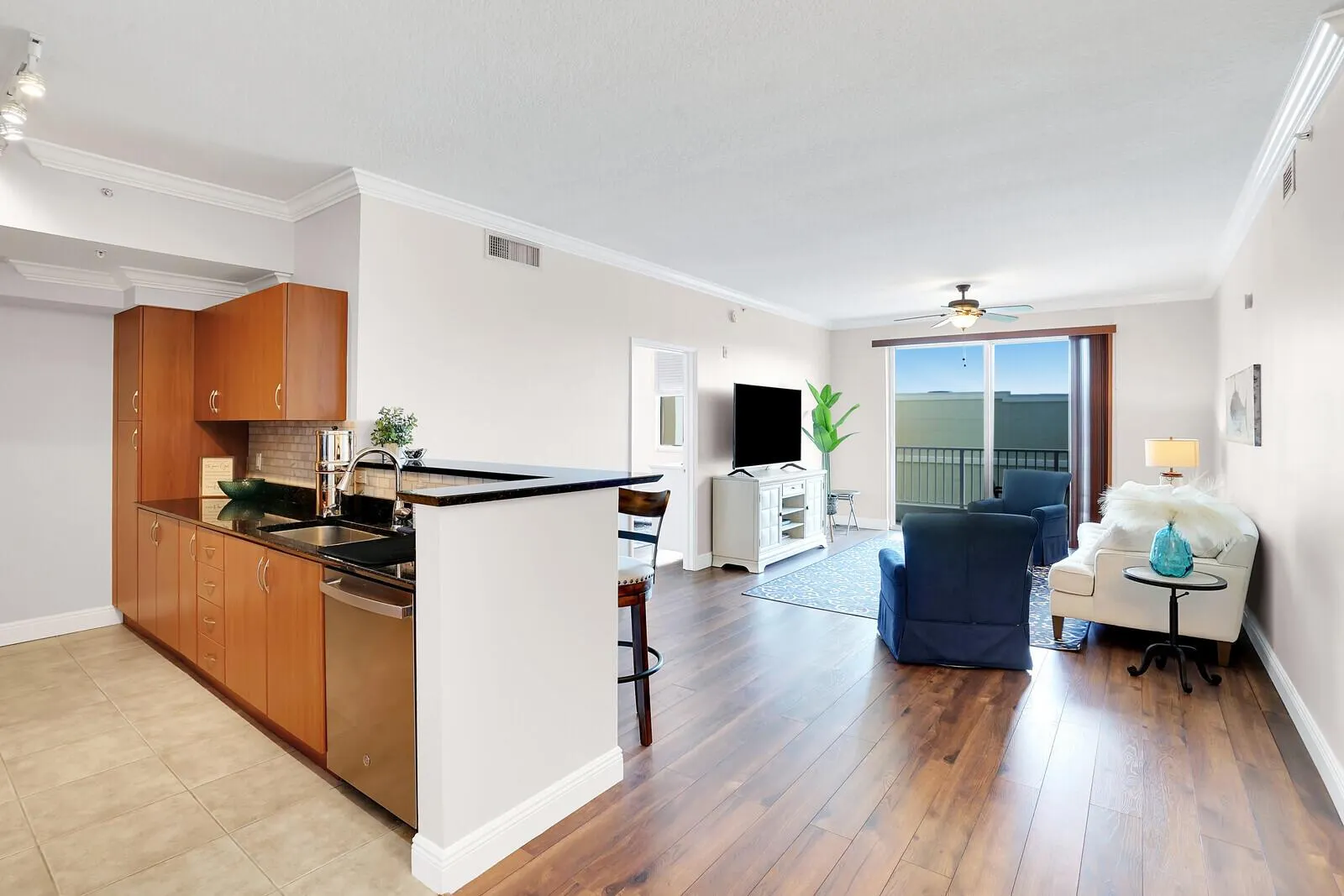 804 E Windward Way, #608