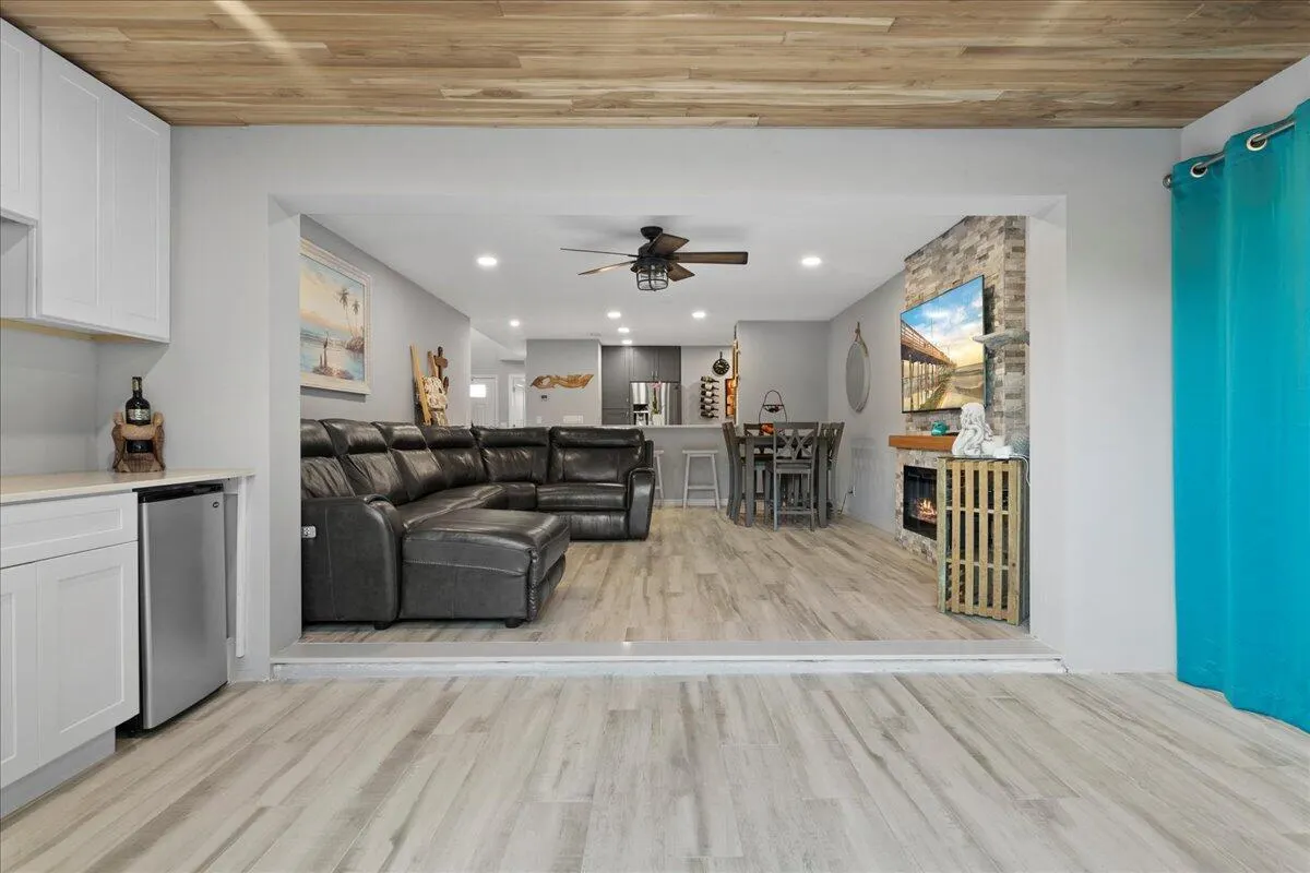 2379 Treasure Isle Drive, #28