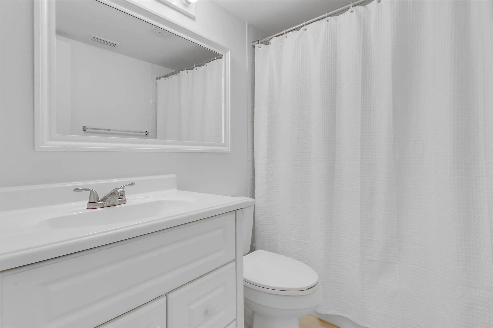 1025 Lake Shore Drive, #202