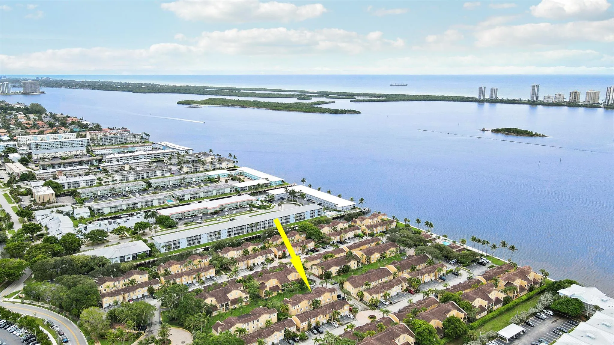 1025 Lake Shore Drive, #202