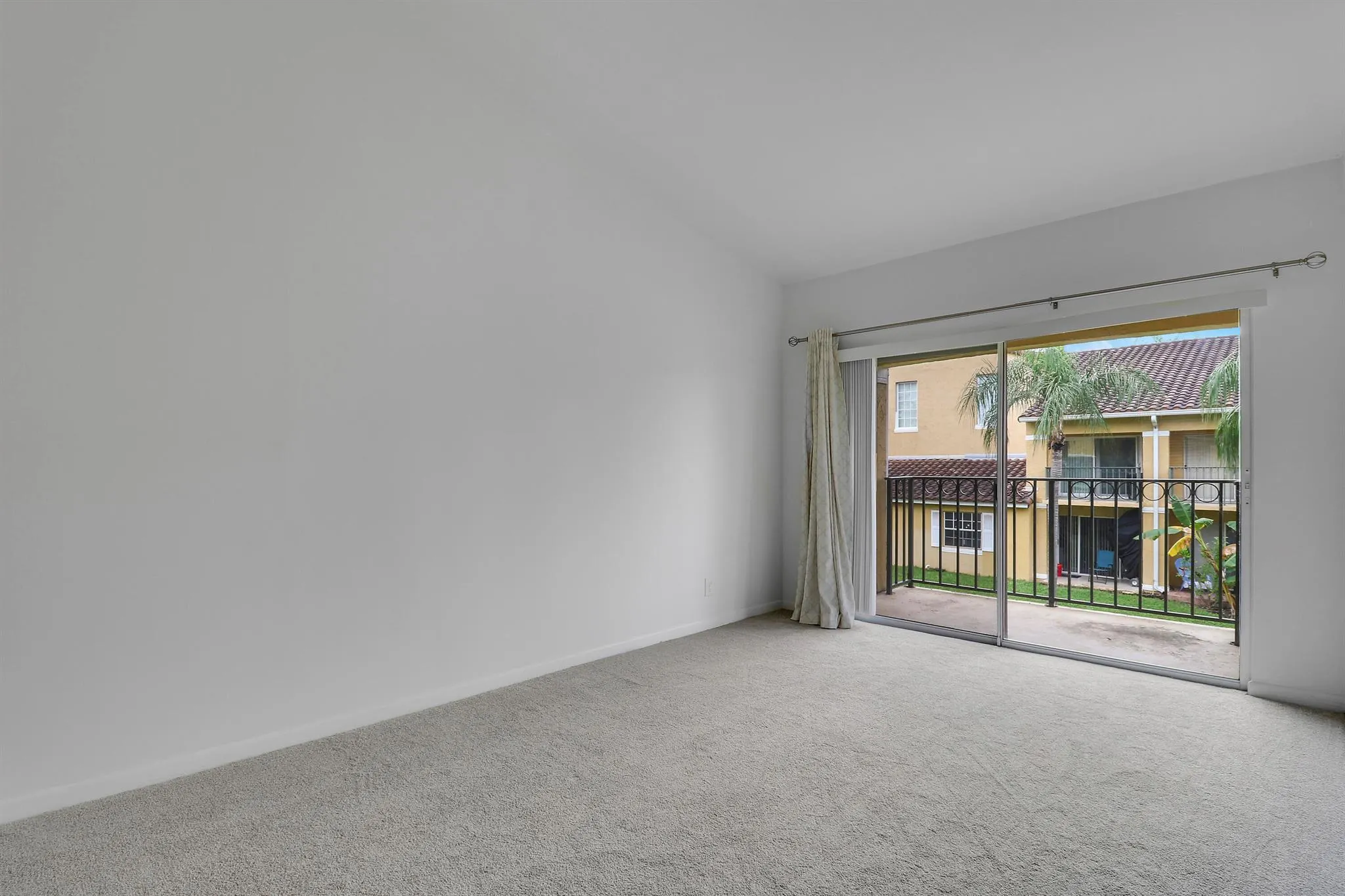 1025 Lake Shore Drive, #202