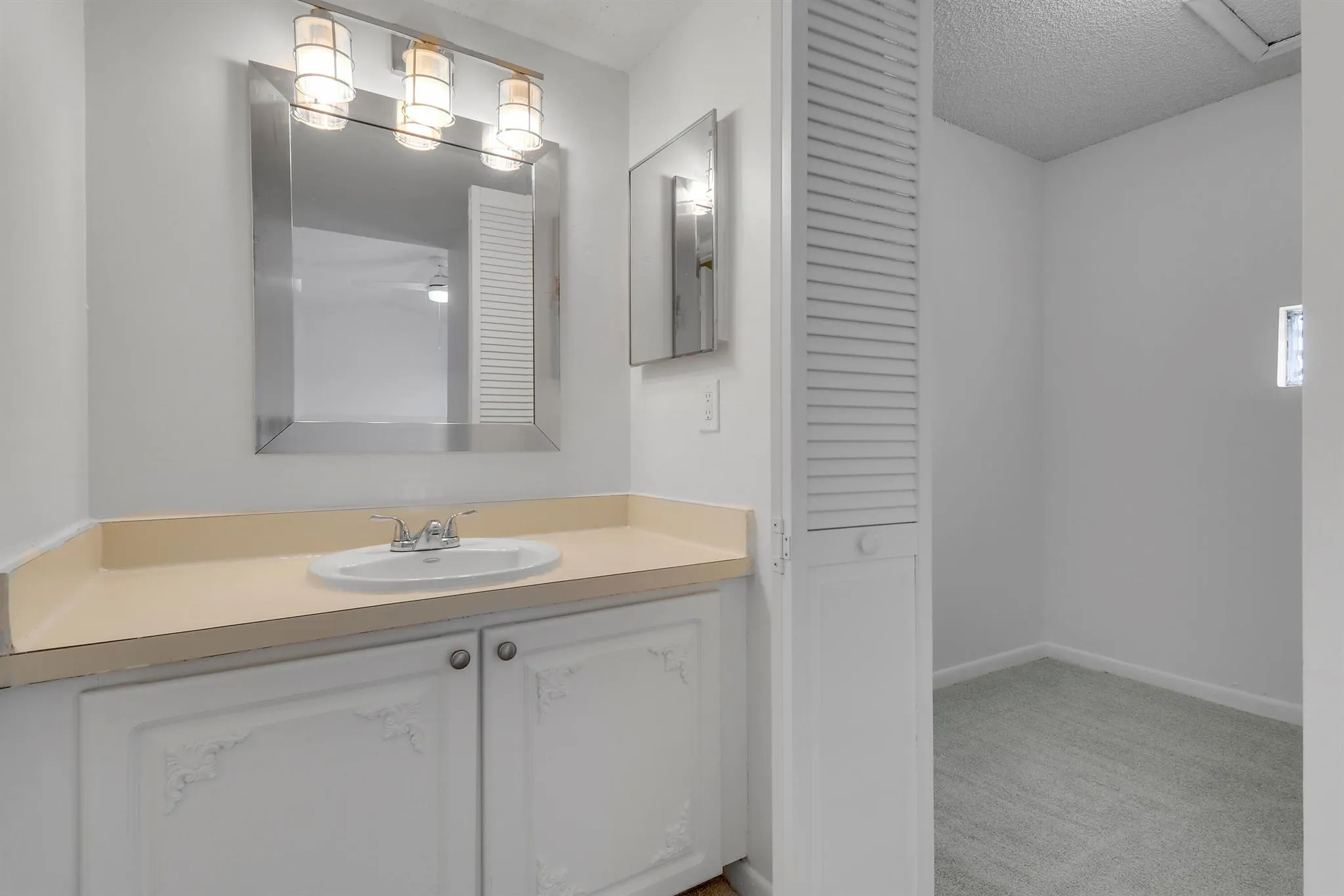 1025 Lake Shore Drive, #202