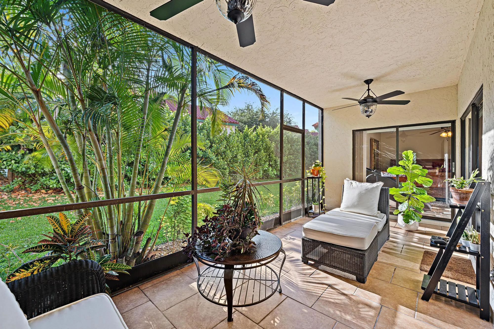 25 Lexington Lane W, #B