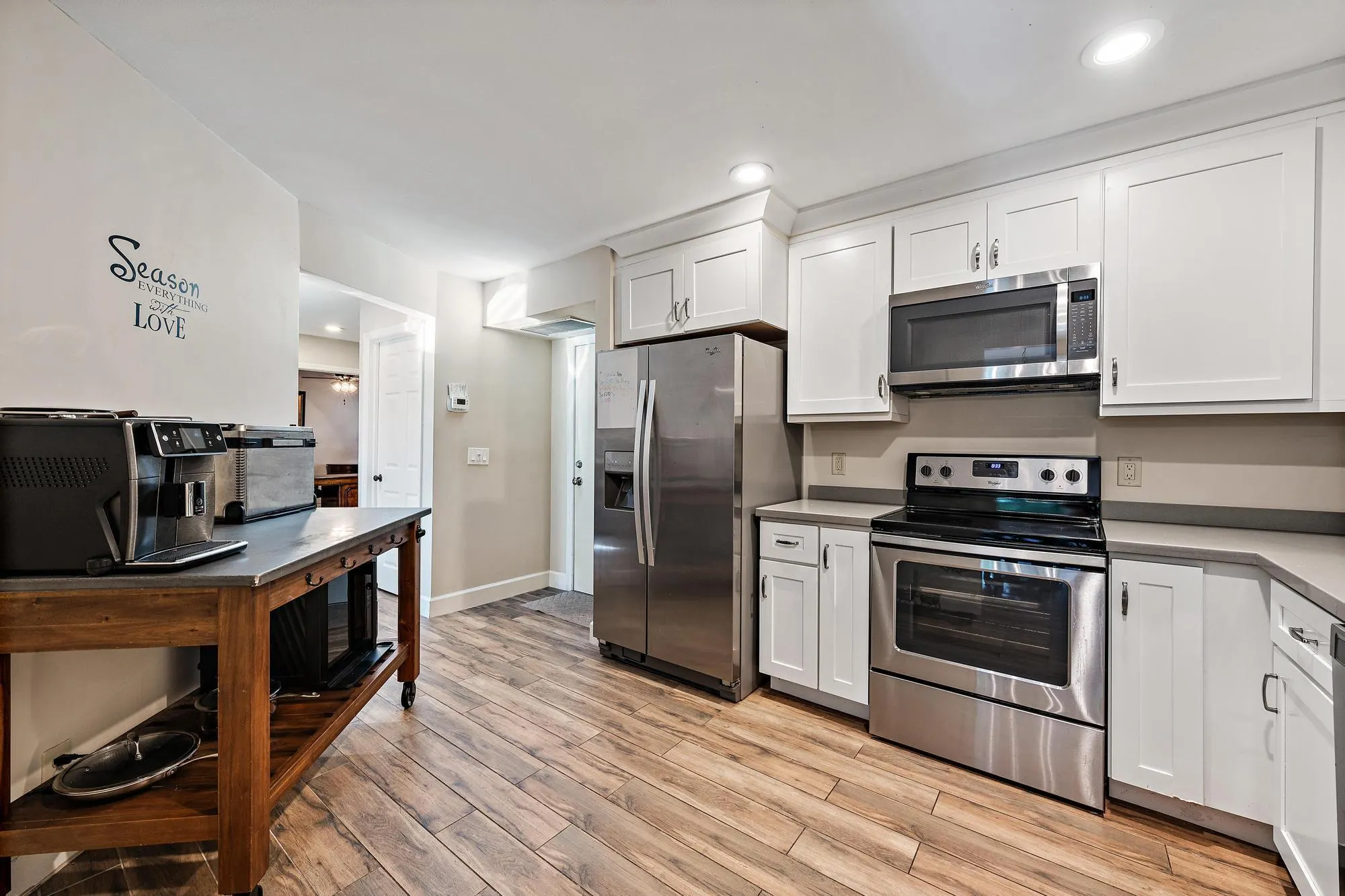 25 Lexington Lane W, #B