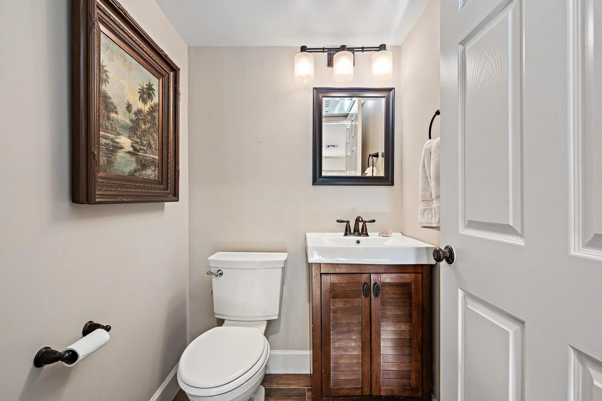 25 Lexington Lane W, #B