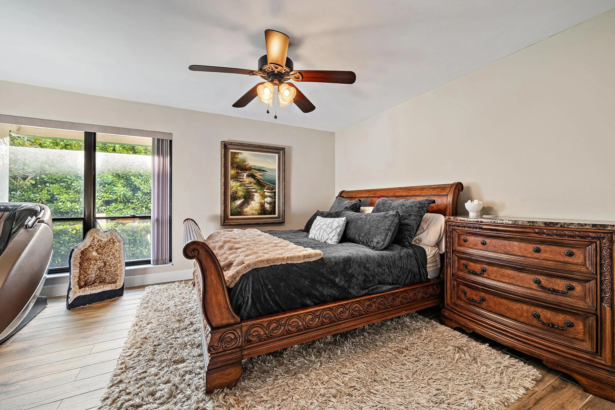 25 Lexington Lane W, #B