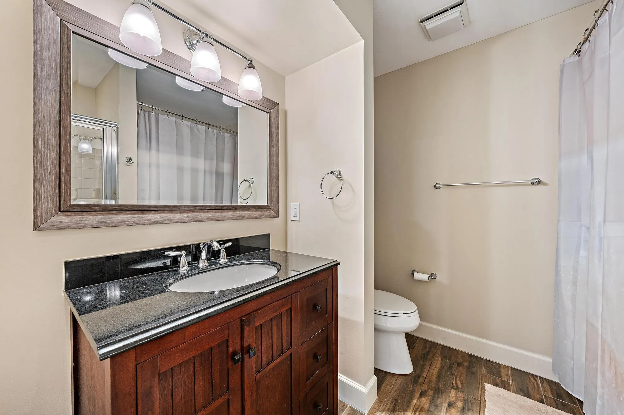 25 Lexington Lane W, #B