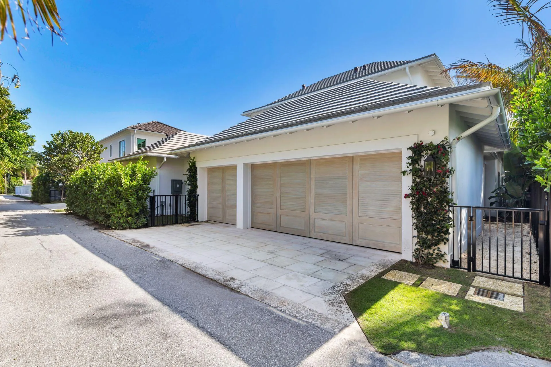 215 Summa Street
