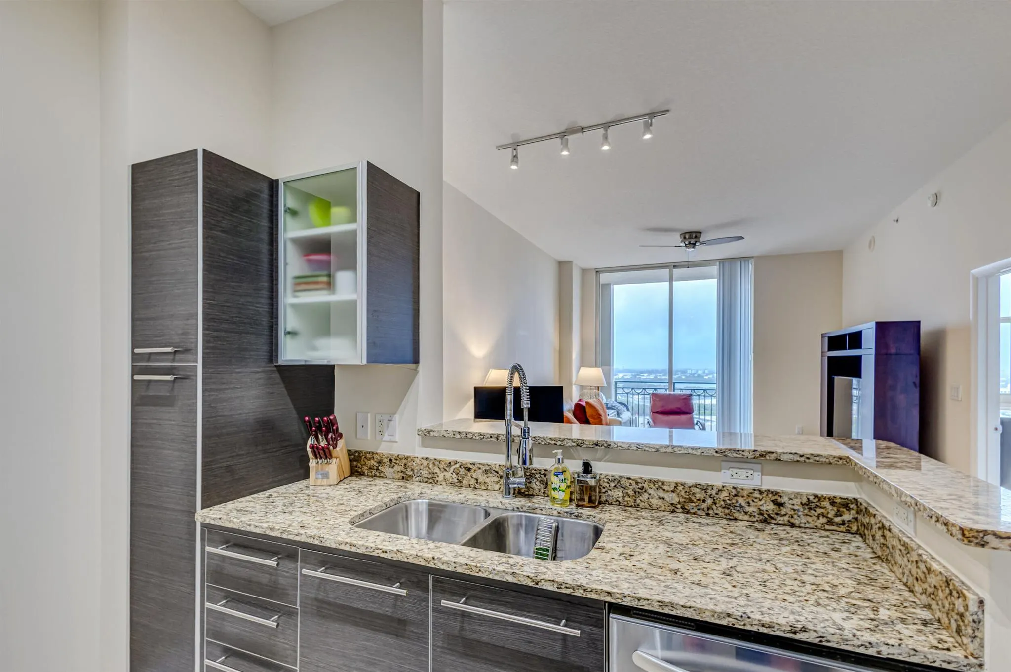 550 Okeechobee Boulevard, #Lph-12