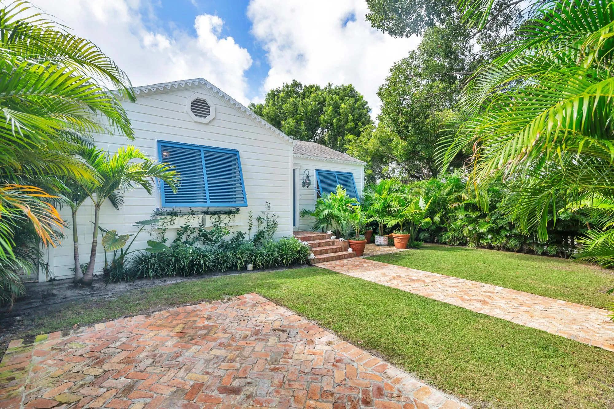 744 Avon Road