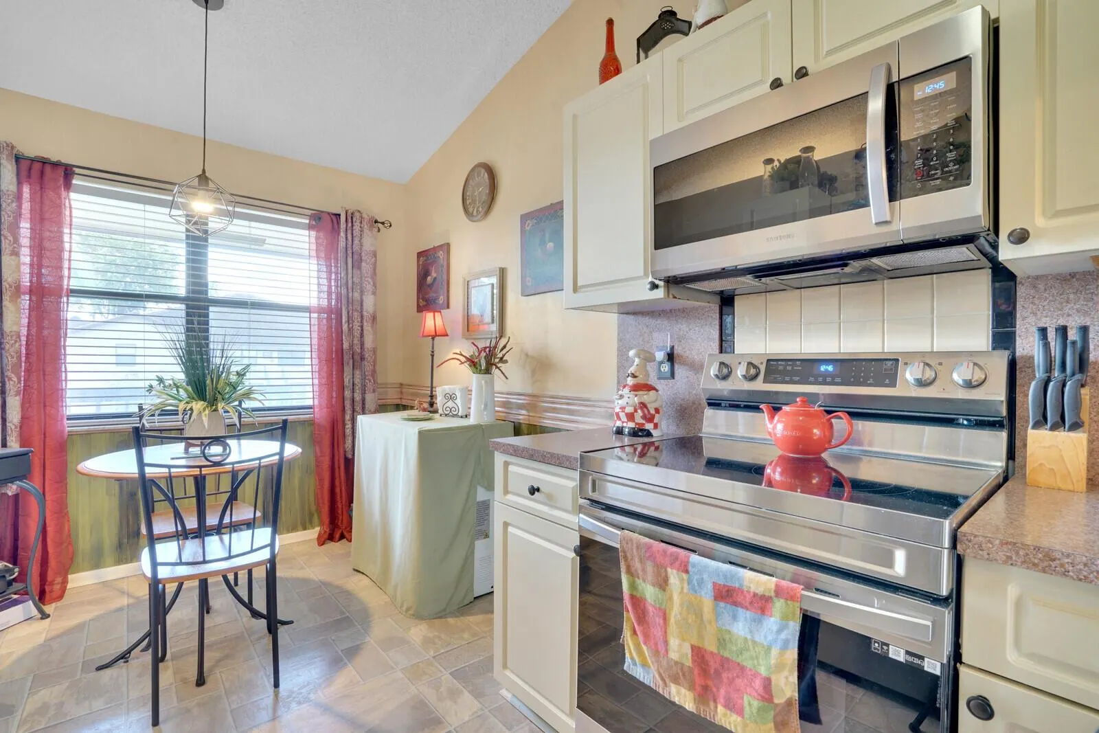 7593 Tahiti Lane, #202