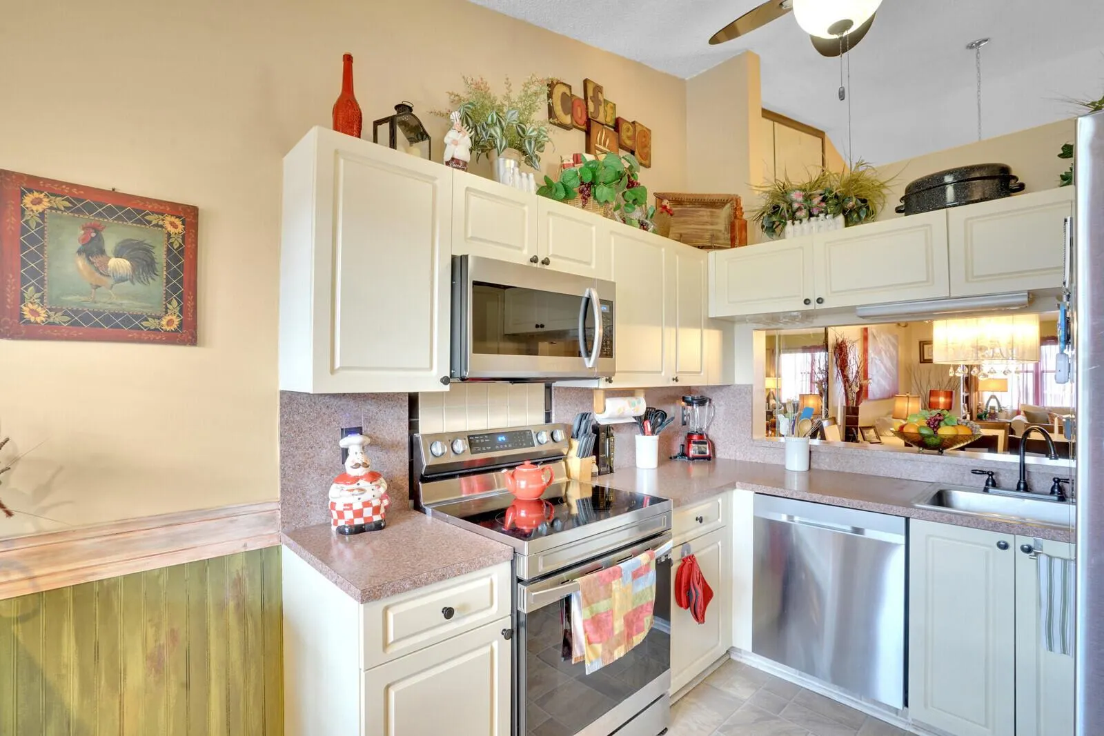 7593 Tahiti Lane, #202