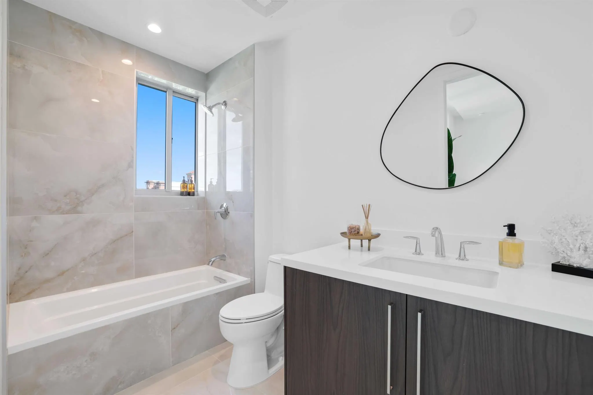 475 E Royal Palm Road, #506
