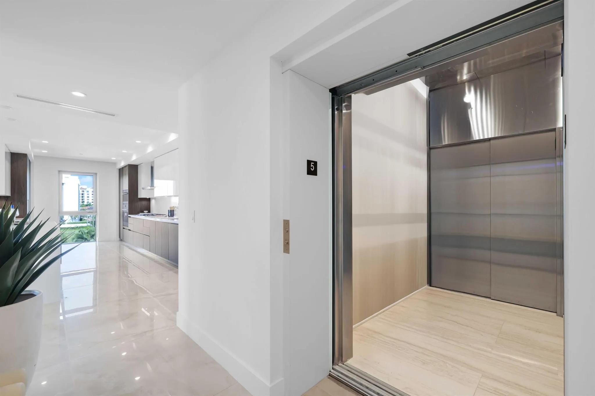 475 E Royal Palm Road, #506