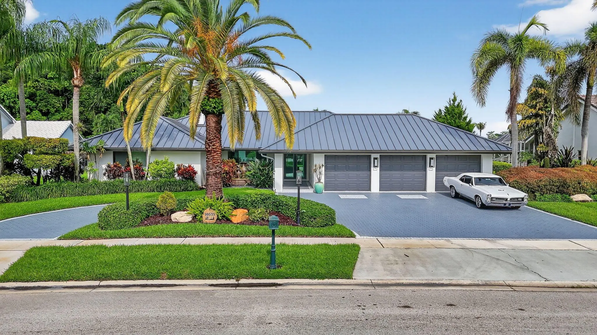 10535 Boca Woods Lane