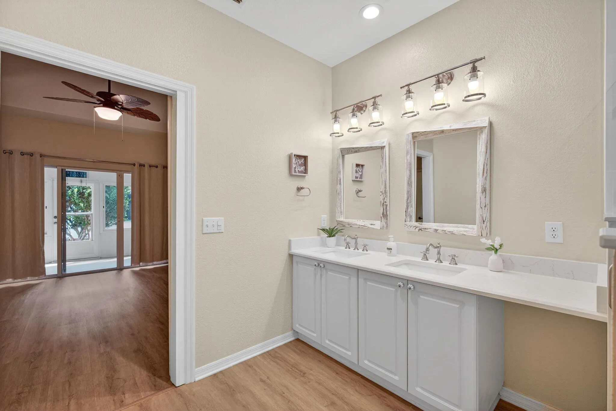 1827 Pelican Drive, #2