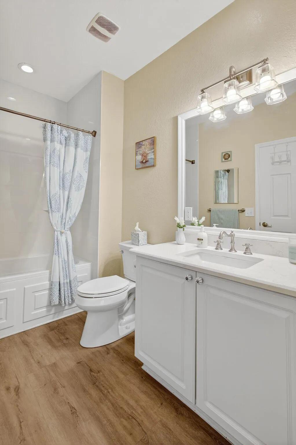 1827 Pelican Drive, #2