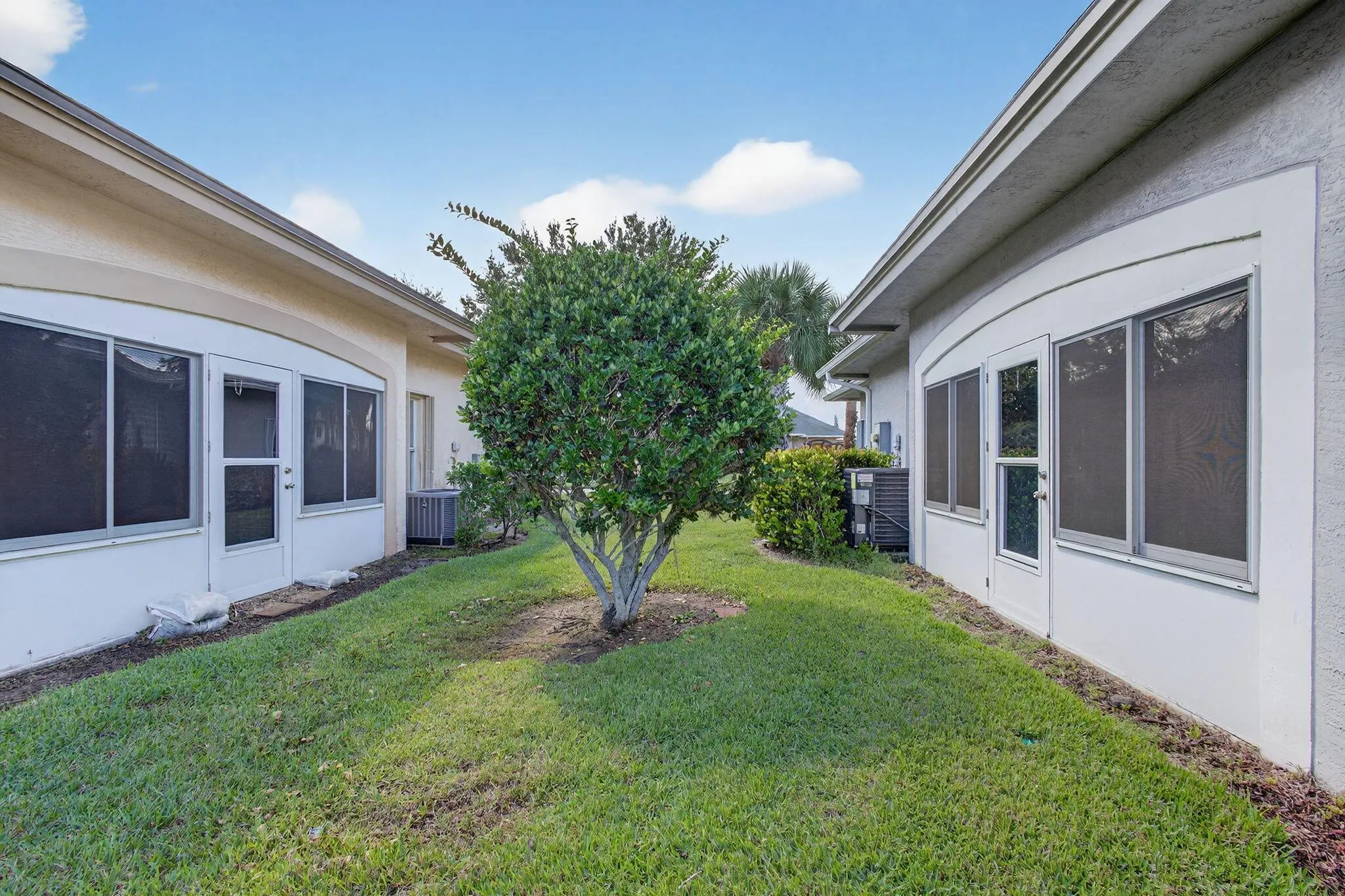 1827 Pelican Drive, #2