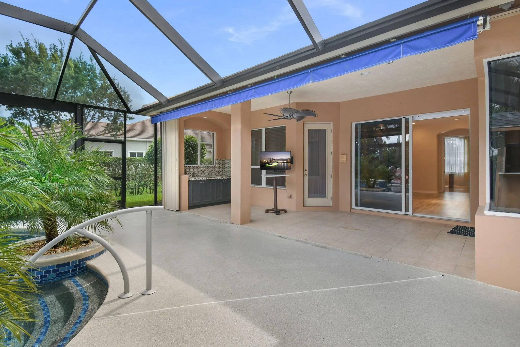 221 SW Lake Rush Court