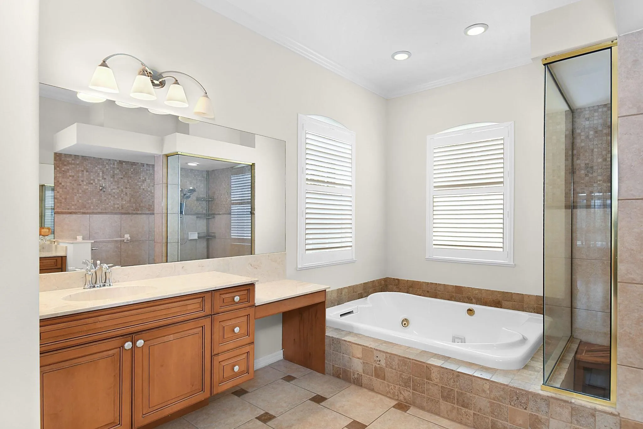 221 SW Lake Rush Court