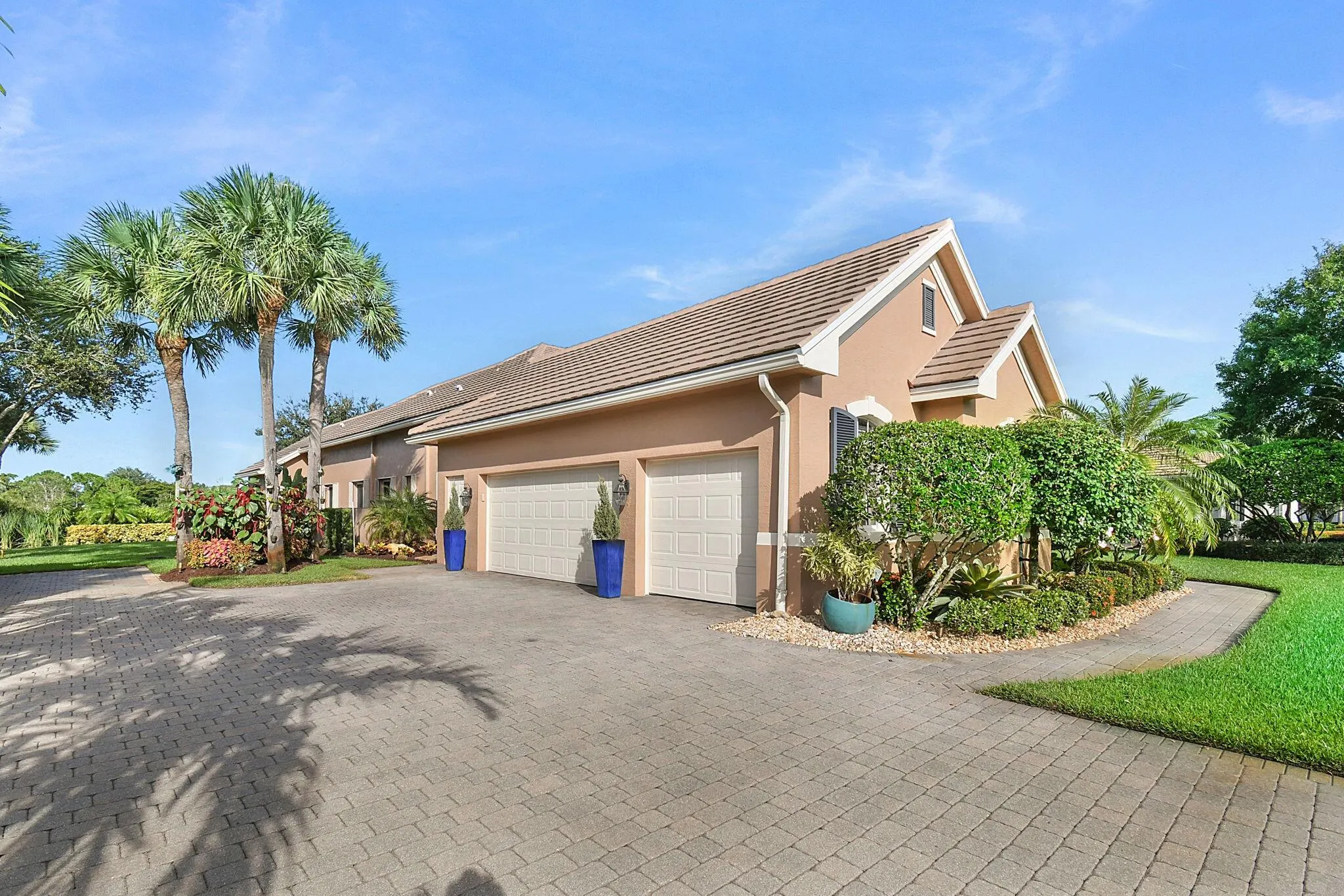 221 SW Lake Rush Court