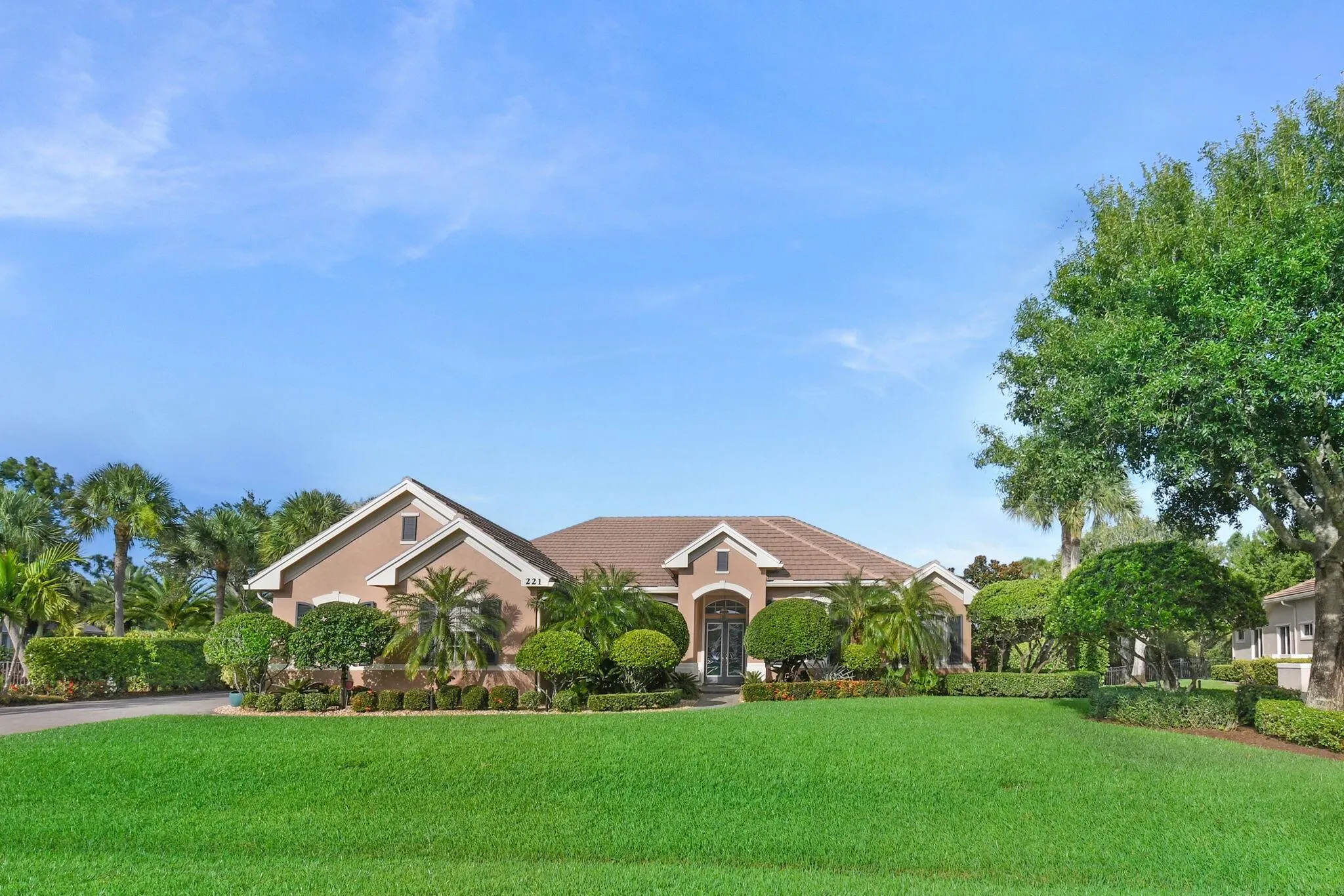 221 SW Lake Rush Court