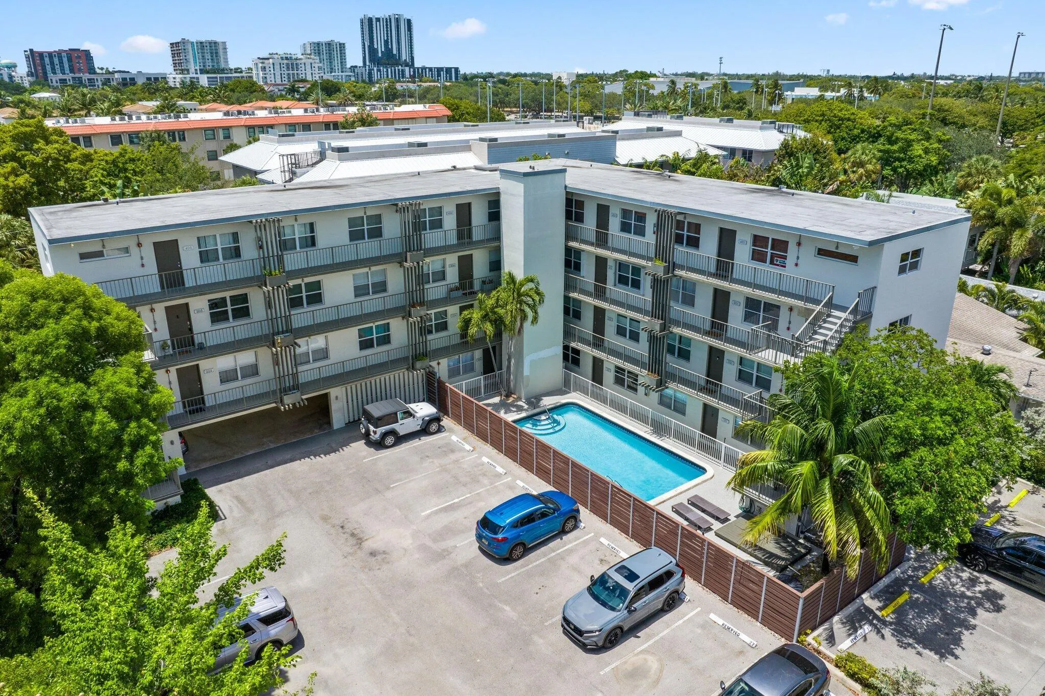 609 NE 13th Avenue, #102