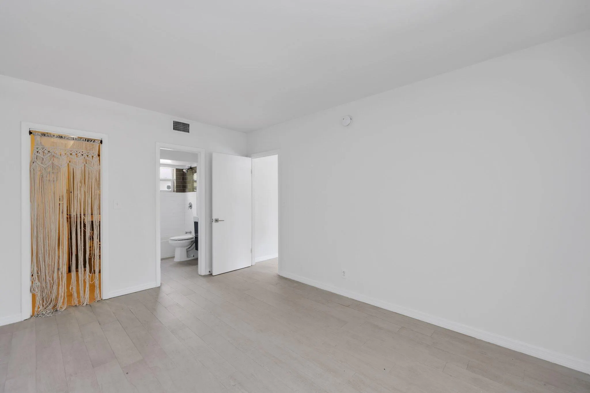 609 NE 13th Avenue, #102