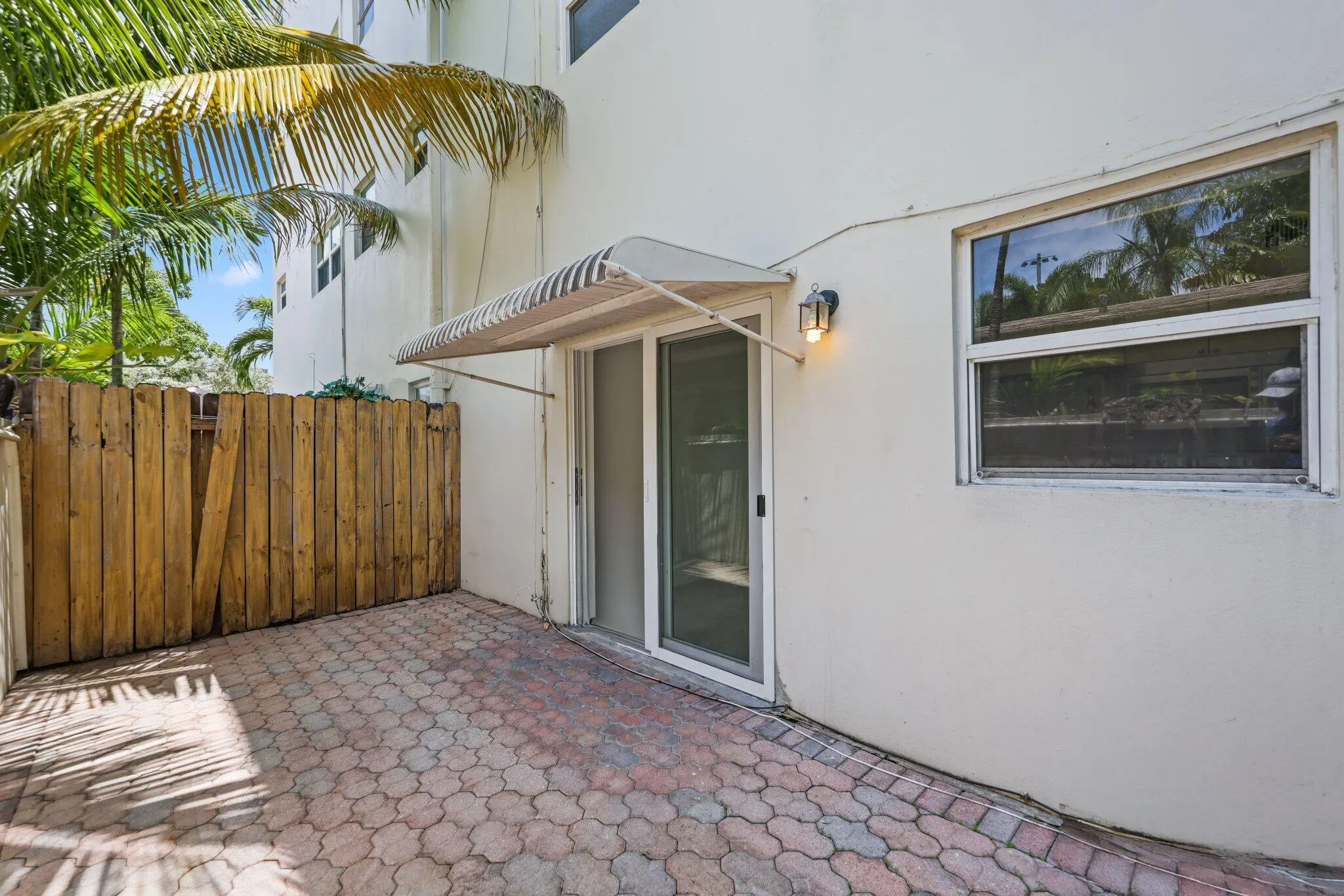 609 NE 13th Avenue, #102