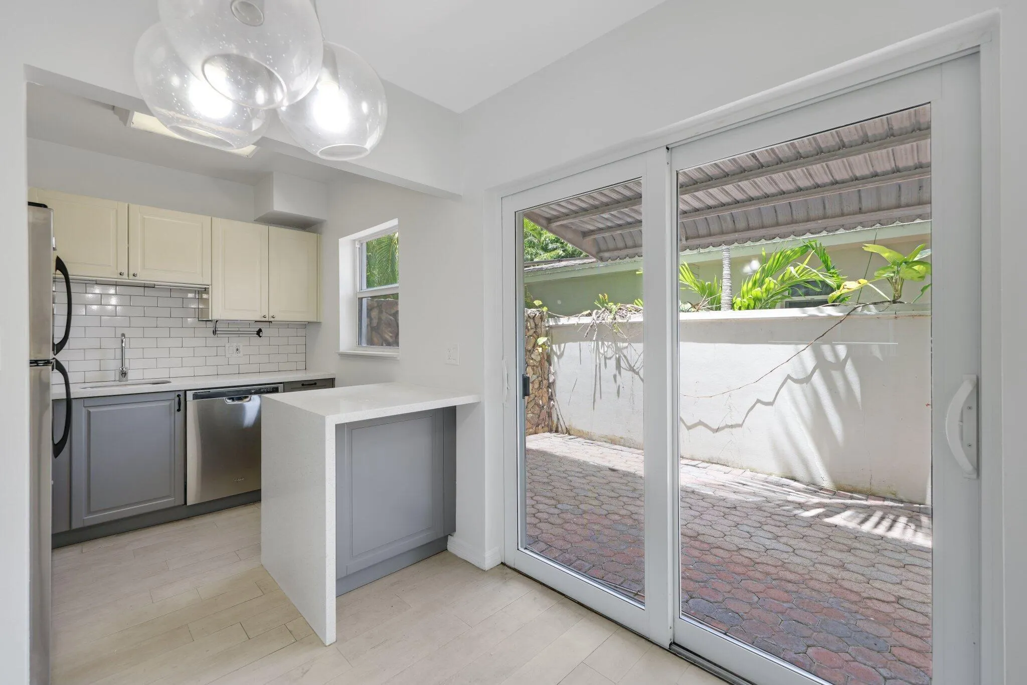 609 NE 13th Avenue, #102