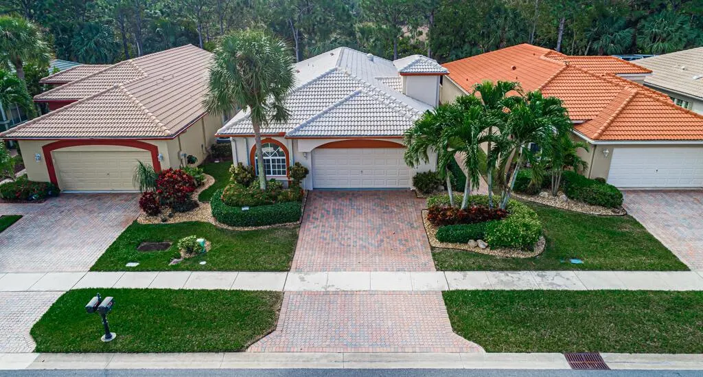 8204 Brindisi Lane