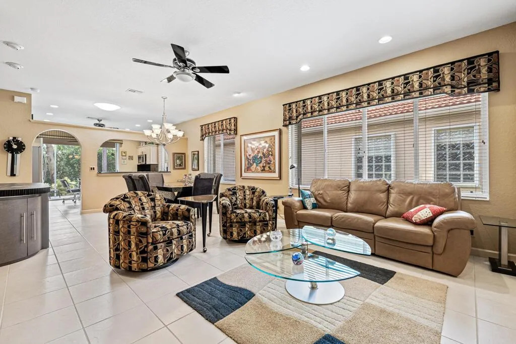 8204 Brindisi Lane
