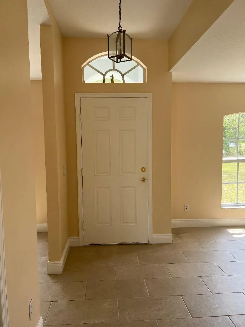 355 SW Fairway Avenue