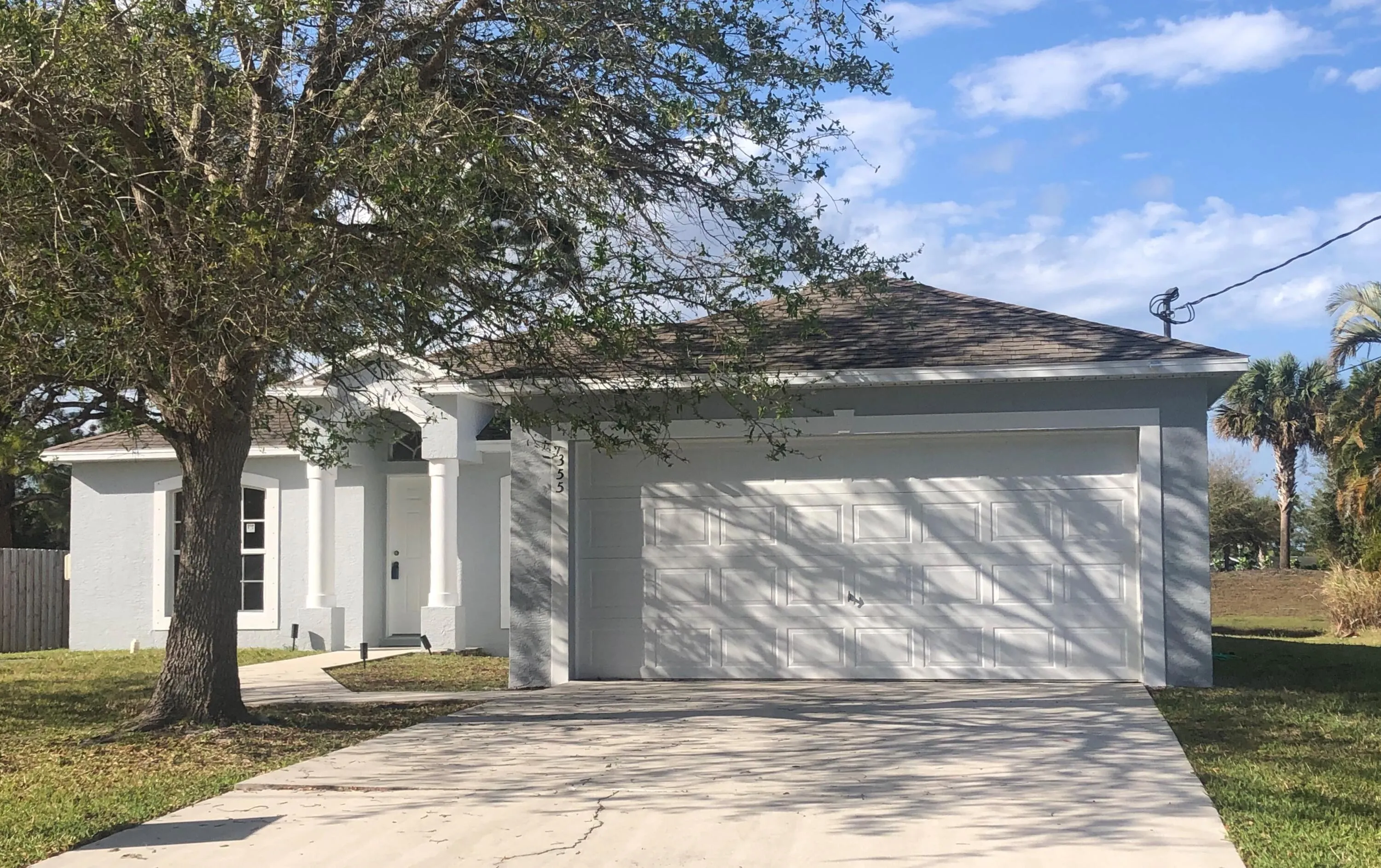 355 SW Fairway Avenue