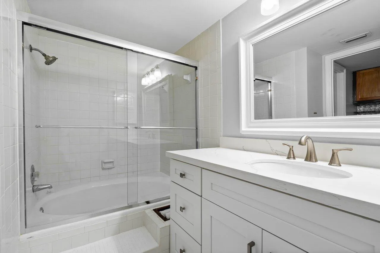 401 Clubhouse Circle, #401a