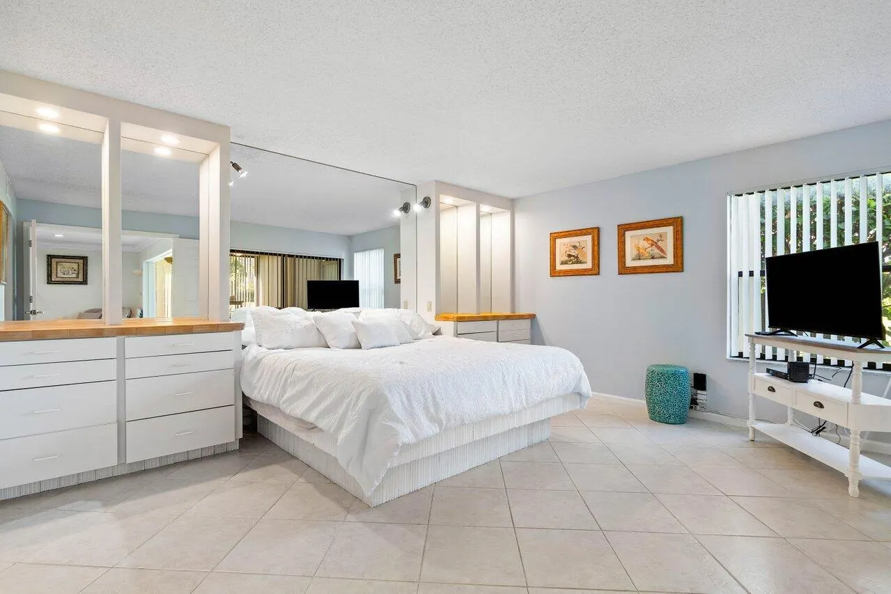401 Clubhouse Circle, #401a