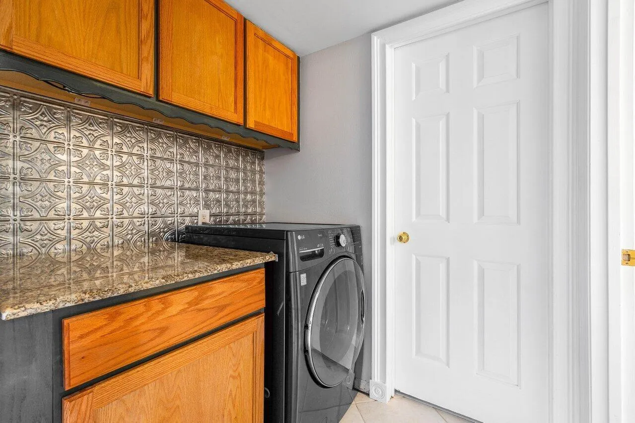 401 Clubhouse Circle, #401a