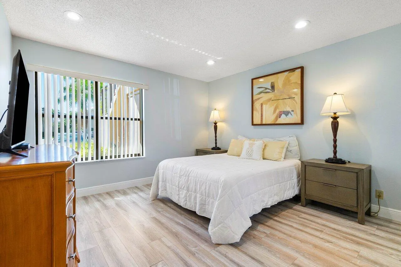 401 Clubhouse Circle, #401a