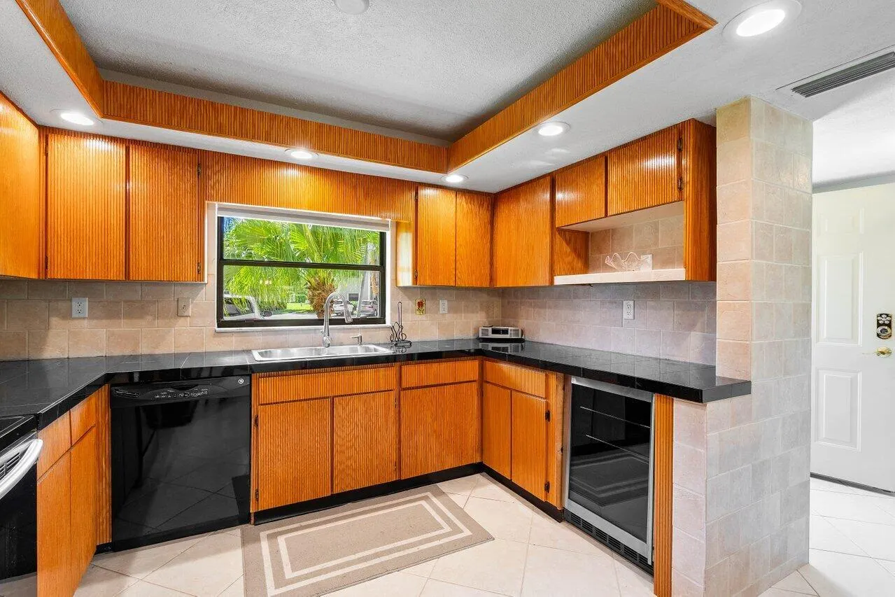 401 Clubhouse Circle, #401a
