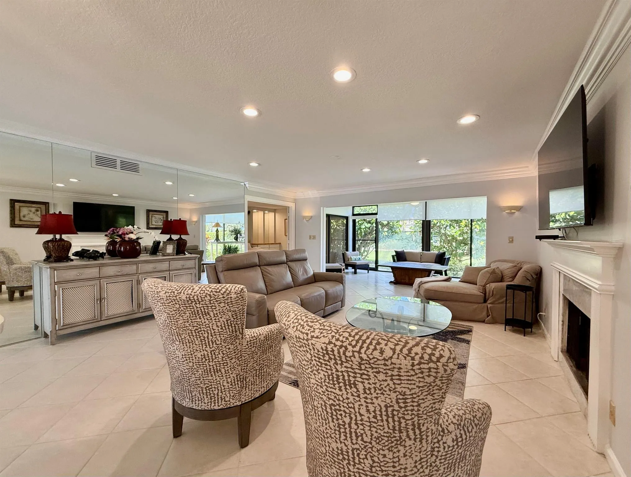 401 Clubhouse Circle, #401a