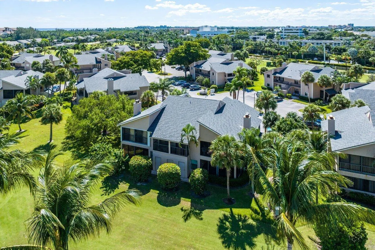 401 Clubhouse Circle, #401a