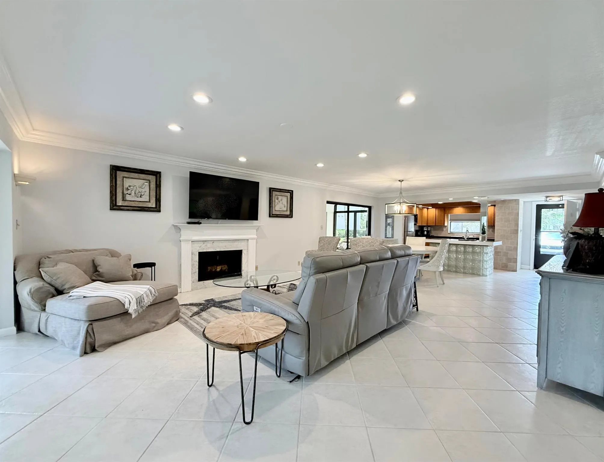 401 Clubhouse Circle, #401a