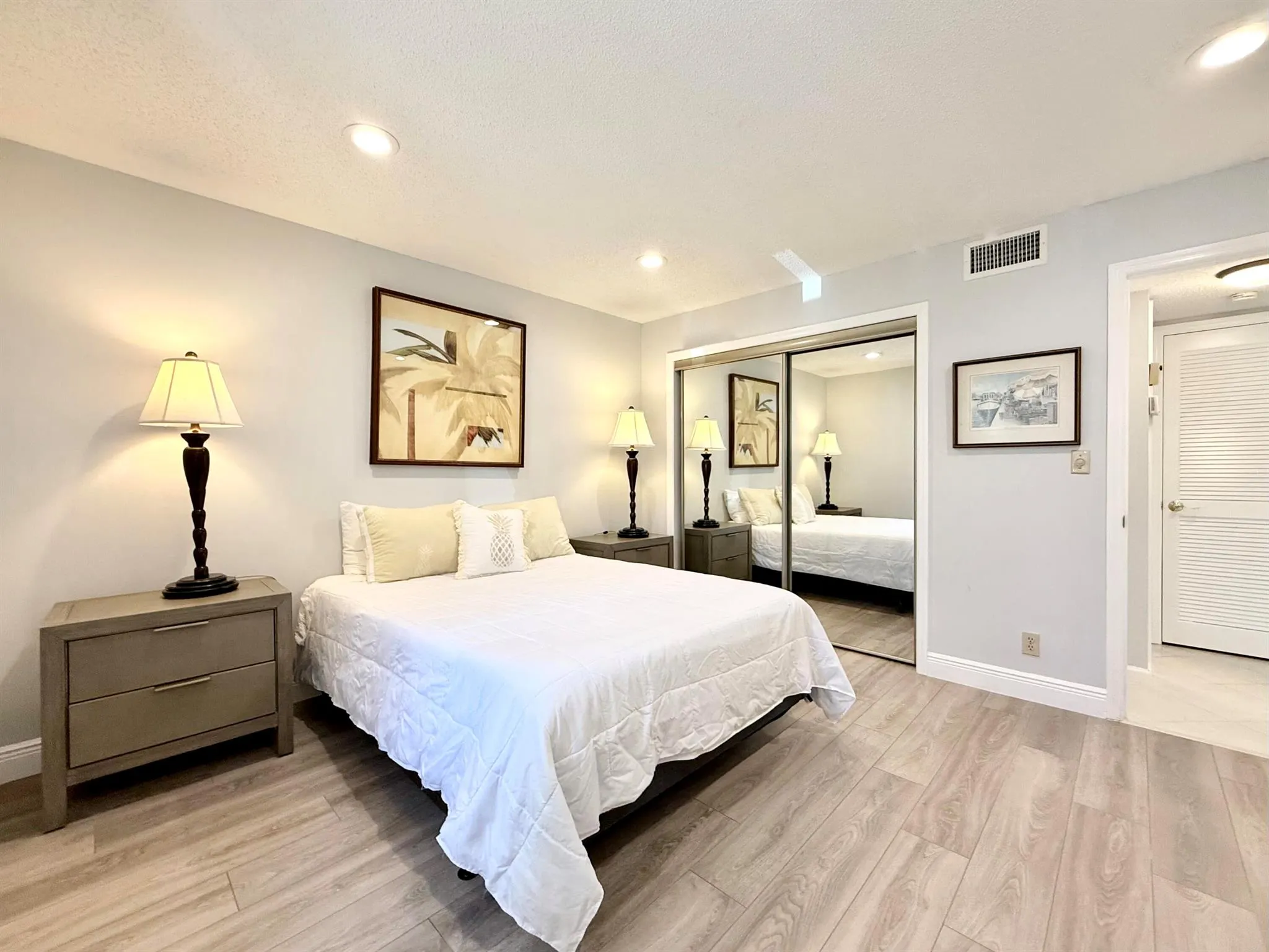 401 Clubhouse Circle, #401a