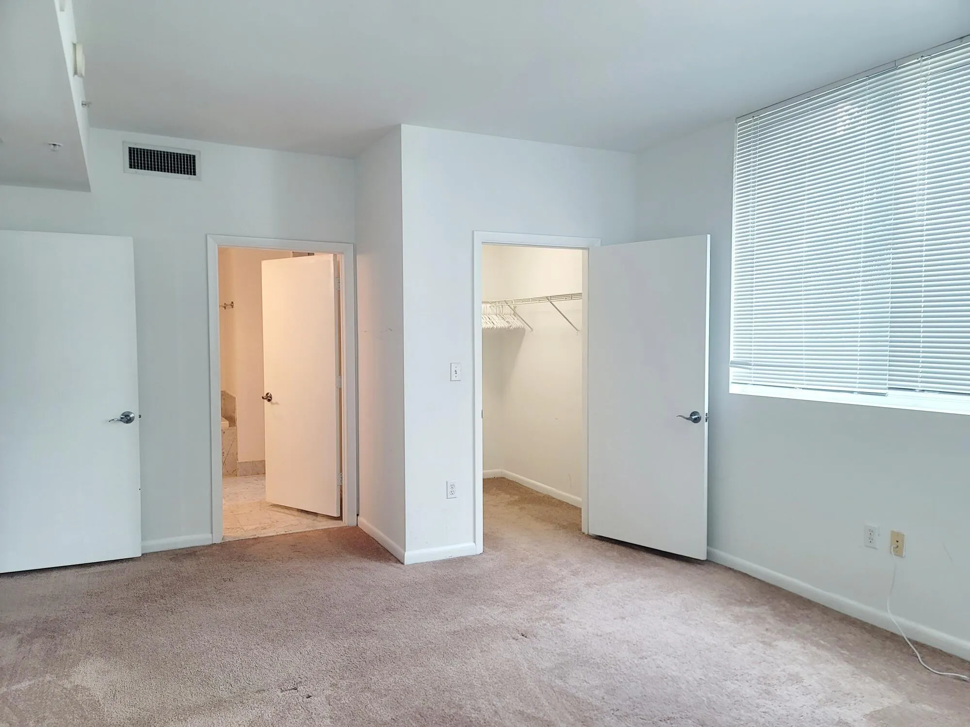 244 Biscayne Boulevard, #1008