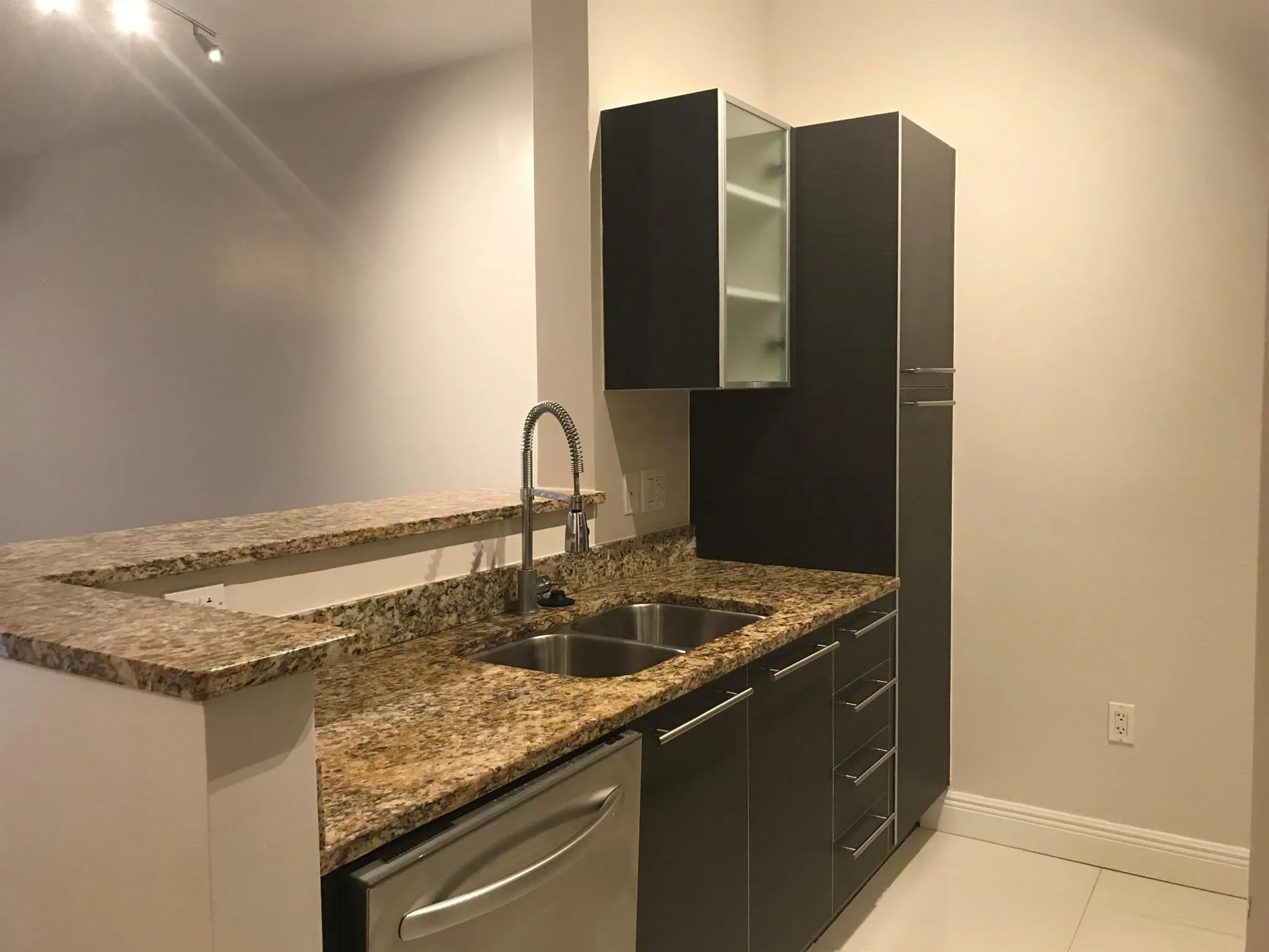 550 Okeechobee Boulevard, #818