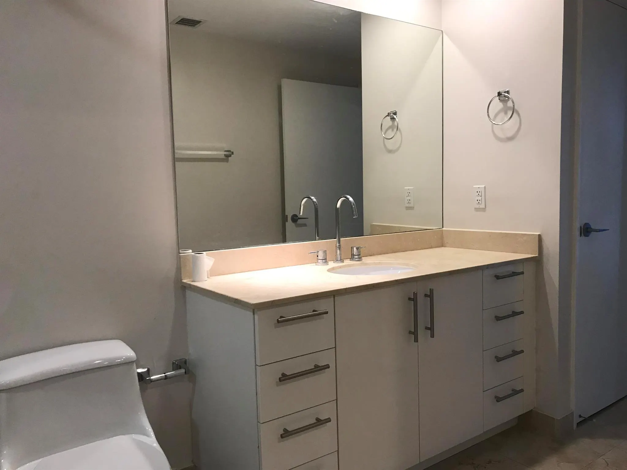 550 Okeechobee Boulevard, #818