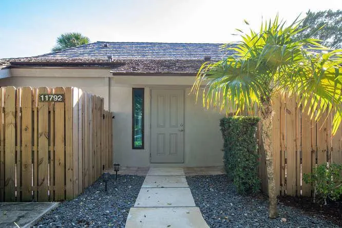 11792 Wimbledon Circle