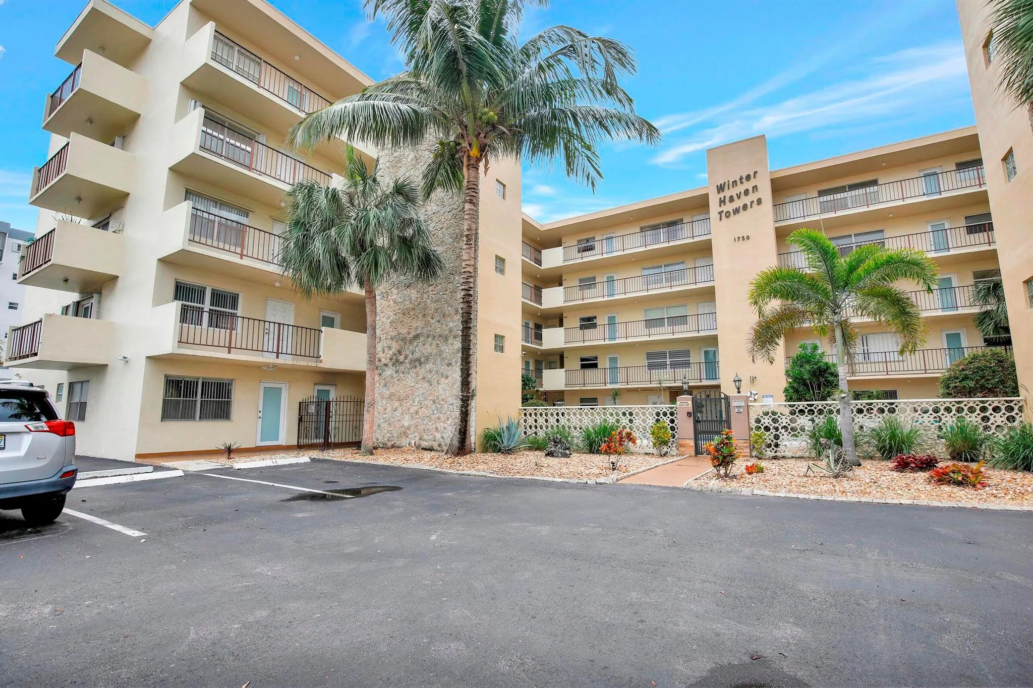 1750 Jefferson Street, #305