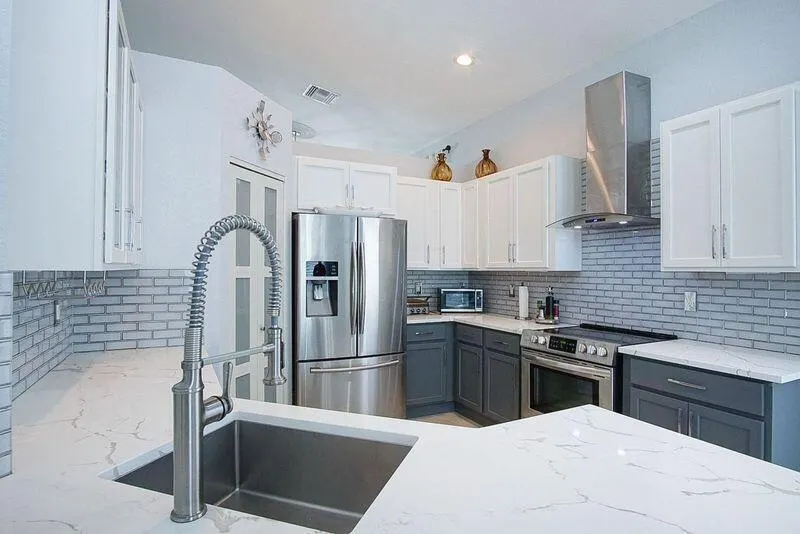 5770 Sunberry Circle