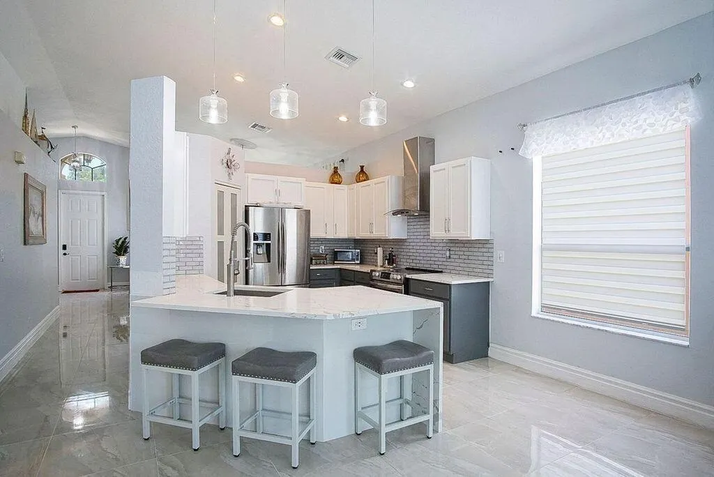 5770 Sunberry Circle